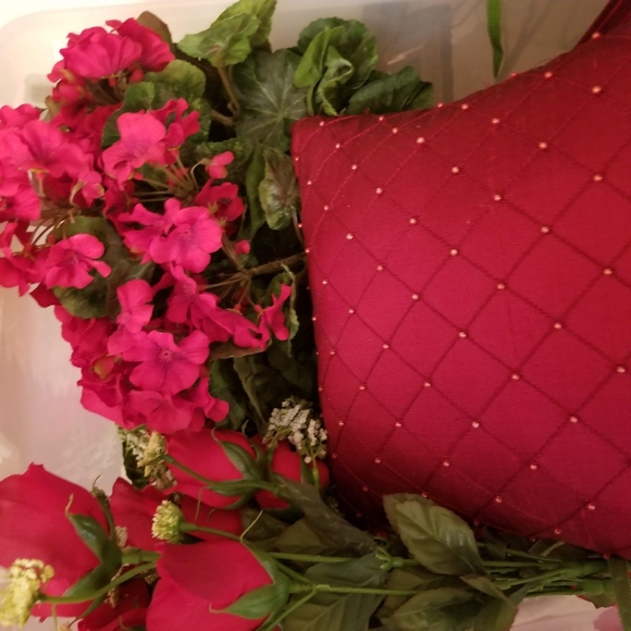 Faux Red Floral Roses and Geraniums - Picture 3 of 3